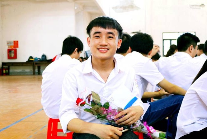 Bài văn 9,75 điểm và những điều đặc biệt Hoàng Văn San, học sinh lớp 12 Văn, Trường THPT Chuyên Hùng Vương (Phú Thọ).