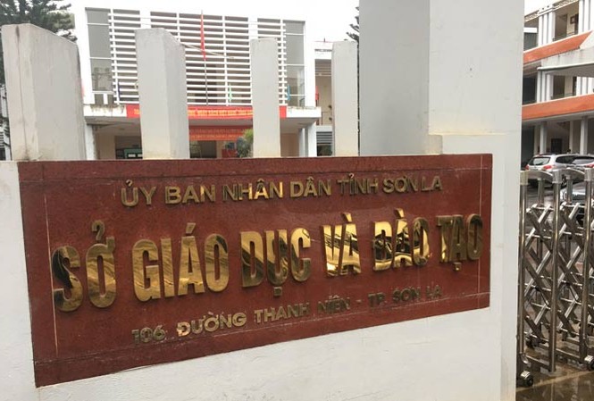 Nghi vấn điểm thi ở Sơn La: “Nội bất xuất, ngoại bất nhập” Trụ sở Sở GD&ÐT Sơn La chiều 19/7.
