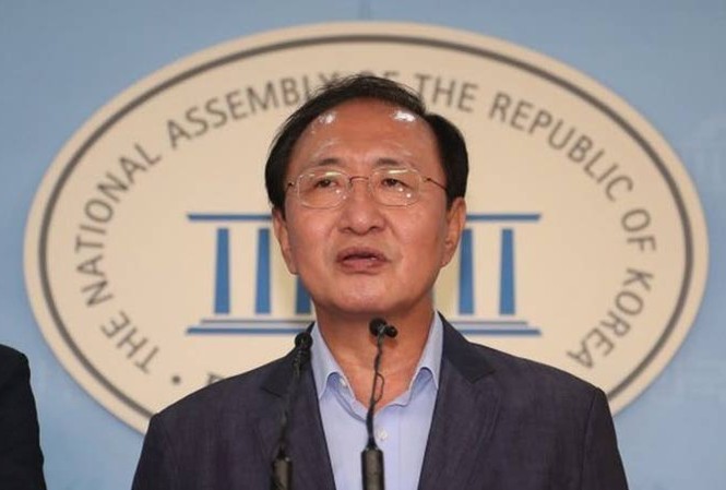 Chính trị gia Hàn Quốc nhảy lầu tự sát Ông Roh Hoe-chan. Ảnh: Yonhap.