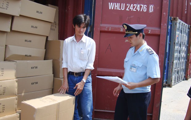 Doanh nghiệp 'kêu' thủ tục kiểm hóa hải quan Doanh nghiệp 'kêu' thủ tục kiểm hóa hải quan