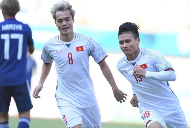 “Olympic Việt Nam đã chứng tỏ được khát khao chiến thắng” Hàng thủ ÐT Olympic VN đã có trận đấu kín kẽ trước các đợt tấn công của Olympic Nhật Bản. Ảnh: VSI.