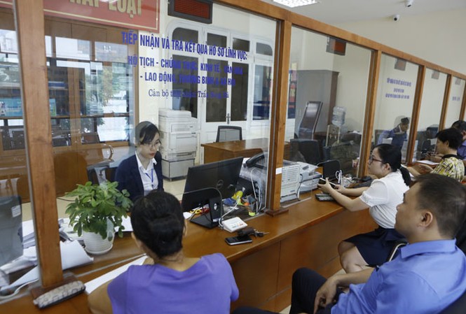 Kiến nghị sửa Luật tạo liên thông trong công tác cán bộ Công chức làm việc tại bộ phận 1 cửa quận Ba Ðình ( Hà Nội).