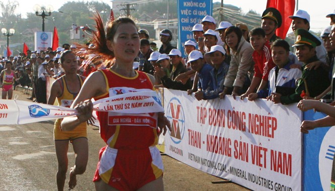Ước mơ dang dở của Trương Thanh Hằng Trương Thanh Hằng cán đích đầu tiên nội dung 5km nữ tại Việt dã năm 2011. Ảnh: Hồng Vĩnh