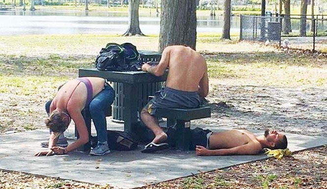 Ma túy mới biến người nghiện thành zombie Trở thành xác sống sau khi hút “spice”. Ảnh: Clearwater Police Department