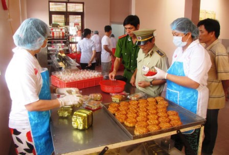 Đảm bảo an toàn thực phẩm dịp Tết Trung thu Đảm bảo an toàn thực phẩm dịp Tết Trung thu