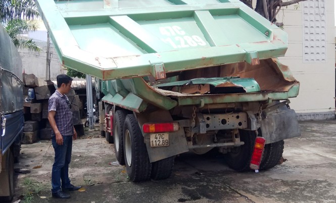 Sở ngành đùn đẩy, 5 tháng không định giá xong vụ sập cầu Nhiều thiết bị xe tải gây sập cầu bị giữ tại Công an huyện Ea Kar (Đắk Lắk) đã hoen gỉ.