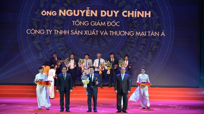 Doanh nhân Việt Nam tiêu biểu năm 2016 Tổng Giám đốc Nguyễn Duy Chính nhận giải Doanh nhân Việt Nam tiêu biểu toàn quốc năm 2016
