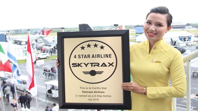 Gặp nữ tiếp viên xinh đẹp, nhiều tài lẻ của Vietnam Airlines Lan Phương trong lần được cử đi đón chứng nhận Hãng hàng không 4 sao của VNA.