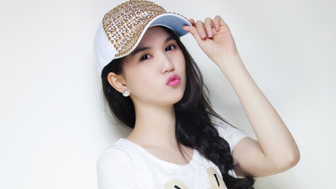 Ngọc Trinh: Yêu ai? Ngọc Trinh: Yêu ai?