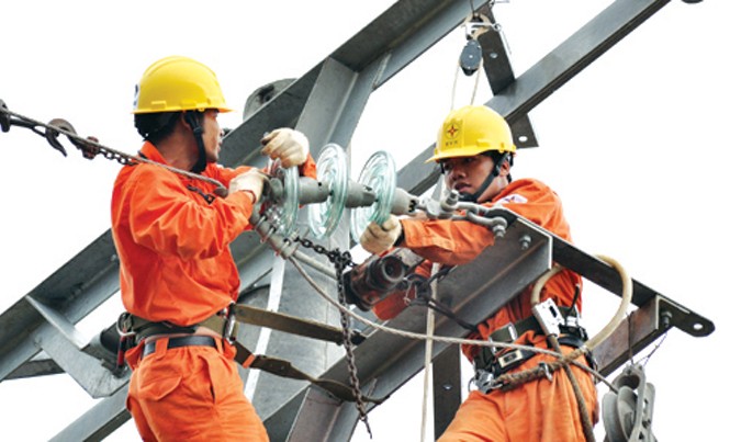 Ngành điện nỗ lực làm hài lòng khách hàng Trong giai đoạn từ năm 2013-2016, chỉ số tiếp cận điện năng của Việt Nam đã cải thiện 34 bậc, từ xếp hạng 130 xuống còn 96.
