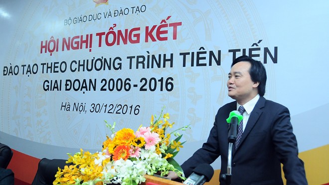 Đừng coi chương trình tiên tiến là bước đệm để đi nước ngoài Bộ trưởng Bộ GD&ĐT Phùng Xuân Nhạ cho biết, thời gian tới ĐH công lập và ngoài công lập sẽ cạnh tranh bình đẳng. Ảnh : Nghiêm Huê