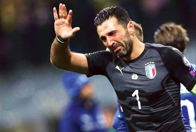 Buffon và giọt nước mắt chia tay Buffon nói lời chia tay màu áo thiên thanh trong nước mắt. Ảnh: GETTY IMAGES.