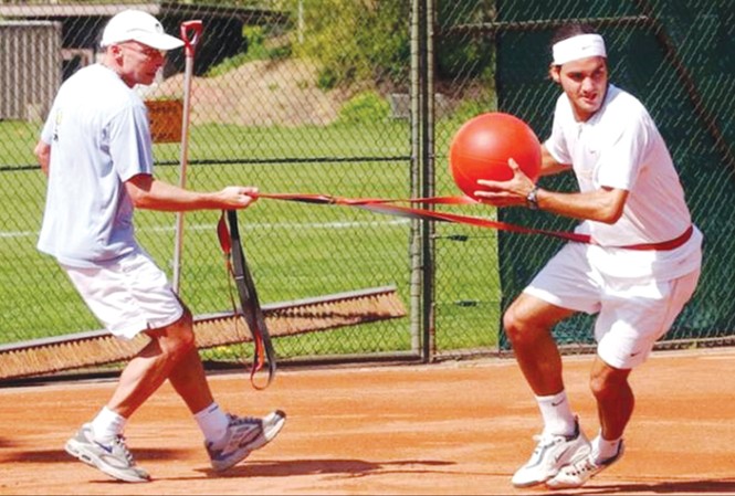 “Vũ khí” thành công của Federer Pierre Paganini bắt đầu thể lực cho Federer từ năm 2000.