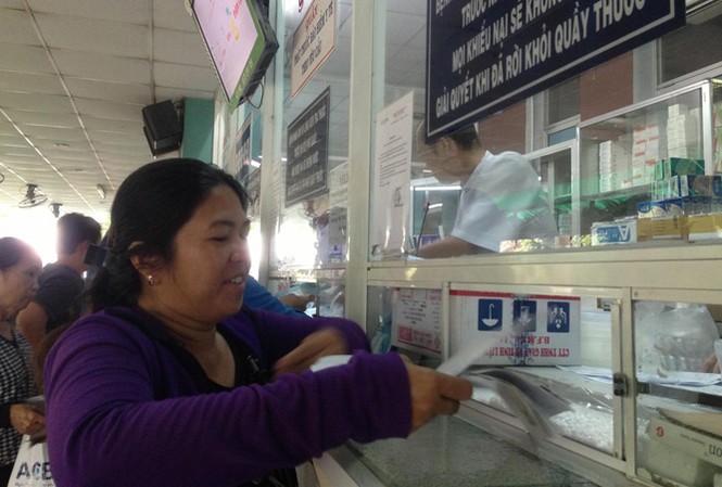 Hoang mang với giá thuốc Tân dược mỗi nơi mỗi giá, người bệnh vẫn chịu thiệt.