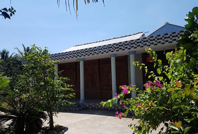 Vụ bóp cổ cô giáo ở Bến Tre: Mẹ học sinh 'cá biệt' nói gì? Ngôi nhà của em T. luôn đóng kín cửa. Ảnh: Nhật Huy.