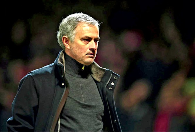 Mùa giải thất bại của M.U CĐV đòi sa thải HLV Mourinho.