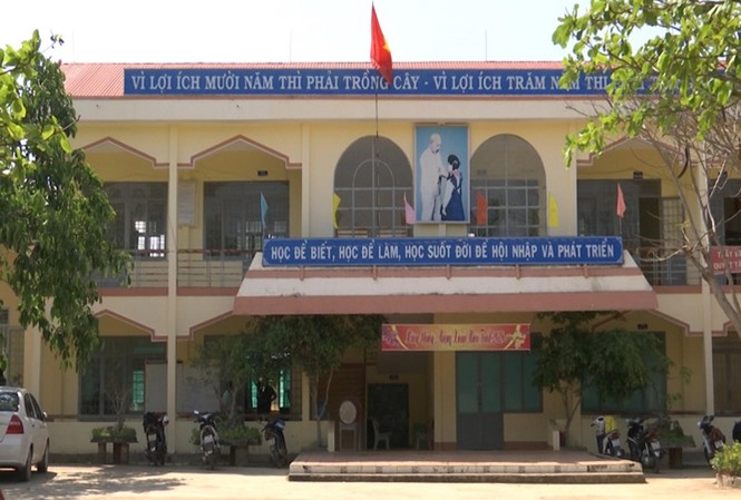Một hiệu trưởng nhận 300 triệu đồng “chạy” việc Trường THCS Ngô Mây, nơi ông Bê làm hiệu trưởng.