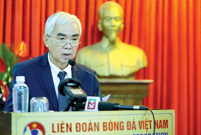 Đại hội VFF: Bộ VH-TT&DL để người của mình tự 'xoay'? Có 4 ứng viên cho chiếc ghế Chủ tịch VFF khoá 8 mà ông Lê Hùng Dũng để lại sau khi kết thúc nhiệm kỳ 7. Ba trong số đó thuộc thẩm quyền quản lý của Bộ VH-TT&DL. Ảnh: VSI.