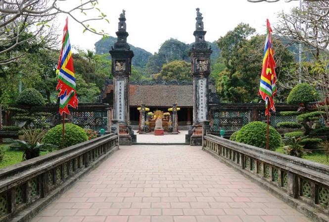 Thấm chữ Cồ trong Đại Cồ Việt Đền Vua Đinh. Ảnh: Minh Đức.