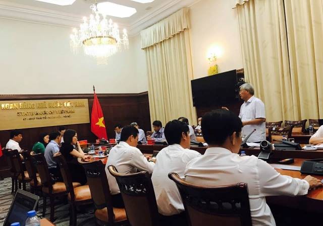 Gặp hai nông dân kêu khó vay vốn: Ngân hàng gỡ được gì? Ông Võ Quan Huy tại buổi làm việc với Ngân hàng Nhà nước và các NHTM ngày 9/5.