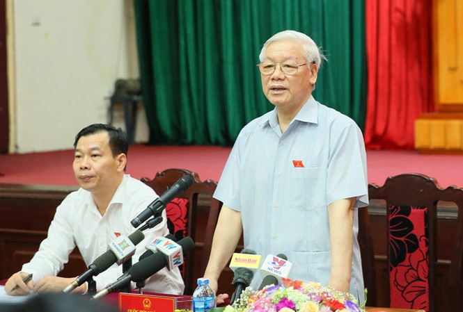 Tổng Bí thư Nguyễn Phú Trọng: Phải hết sức tỉnh táo, không mắc mưu Tổng Bí thư Nguyễn Phú Trọng phát biểu trong buổi tiếp xúc cử tri tại UBND quận Thanh Xuân - Hà Nội. Ảnh: Như Ý.