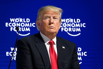 Không đến Davos, ông Trump sẽ vẫn là tâm điểm Tổng thống Mỹ Donald Trump dự Diễn đàn kinh tế thế giới năm 2018 tại Davos, Thụy Sĩ . Ảnh: Getty Images