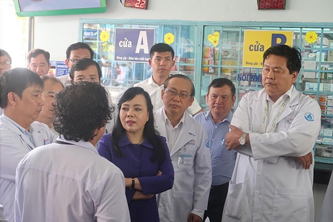 Tiêm phòng sởi: 'Thà bắt nhầm còn hơn bỏ sót' Bộ trưởng Bộ Y tế trong buổi làm việc sáng ngày 9/3