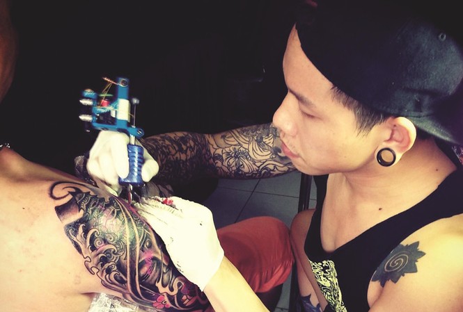 Tranh luận về hình xăm của chiến sĩ Trào lưu xăm hình trong giới trẻ đang có những ý kiến trái chiều. Ảnh: H.V