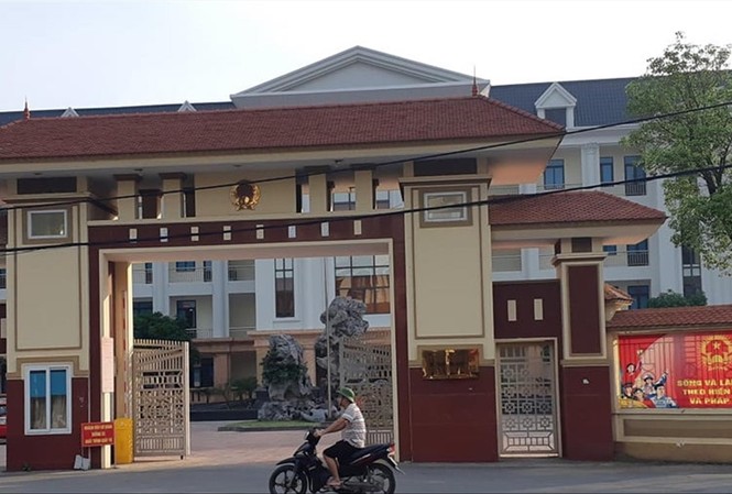 Vụ thanh tra Bộ Xây dựng nhận hối lộ: Chánh thanh tra có trách nhiệm gì? Trụ sở UBND huyện Vĩnh Tường nơi xảy ra việc đưa và nhận hối lộ. Ảnh:Minh Đức
