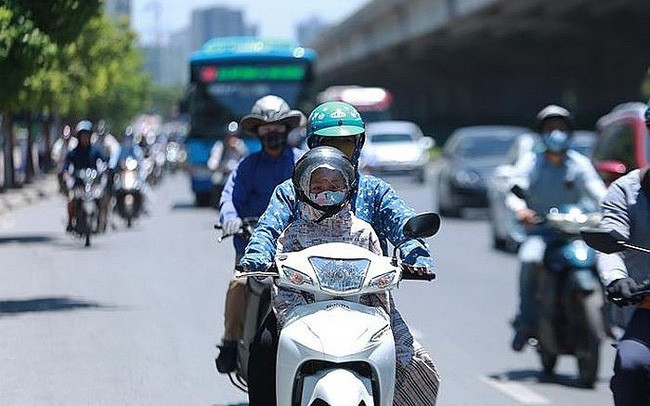 Nhiều nơi nắng nóng 42 độ C, đề phòng tia cực tím Bắc bộ có nơi trên 40 độ C