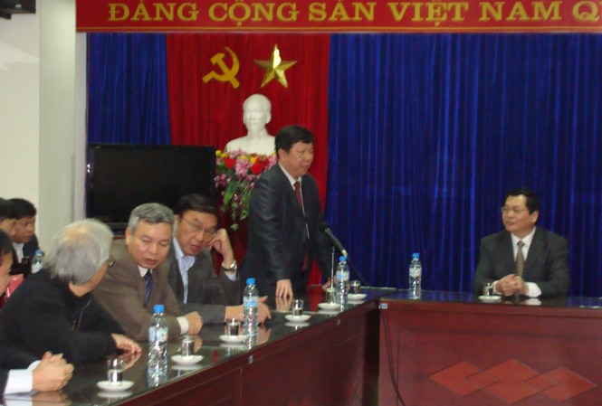 Tỉnh Lào Cai có hai Phó Chủ tịch UBND mới Phó Chủ tịch UBND tỉnh Lào Cai nhiệm kỳ 2011 - 2016 Lê Ngọc Hưng (đứng)