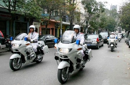 Thứ trưởng Bộ Công an được sử dụng xe ô tô giá 1,1 tỷ đồng Thủ tướng Nguyễn Tấn Dũng vừa ký Quyết định 40/2014/QĐ-TTg về tiêu chuẩn, định mức và chế độ quản lý, sử dụng xe ô tô trong Công an nhân dân. Ảnh minh họa.
