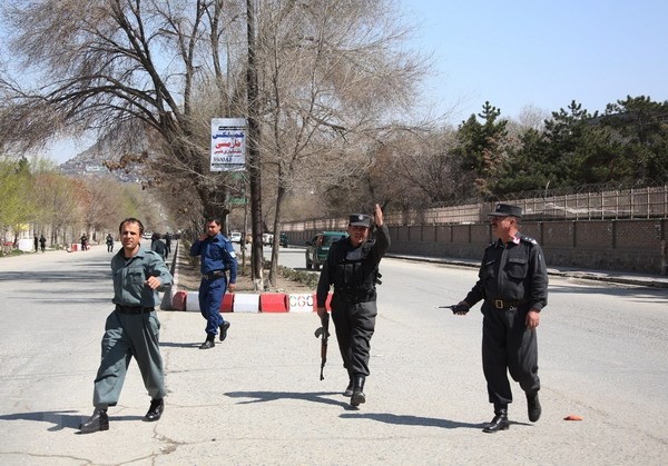 THẾ GIỚI 24H: Cảnh sát Afghanistan bị tấn công, 30 người thiệt mạng THẾ GIỚI 24H: Cảnh sát Afghanistan bị tấn công, 30 người thiệt mạng