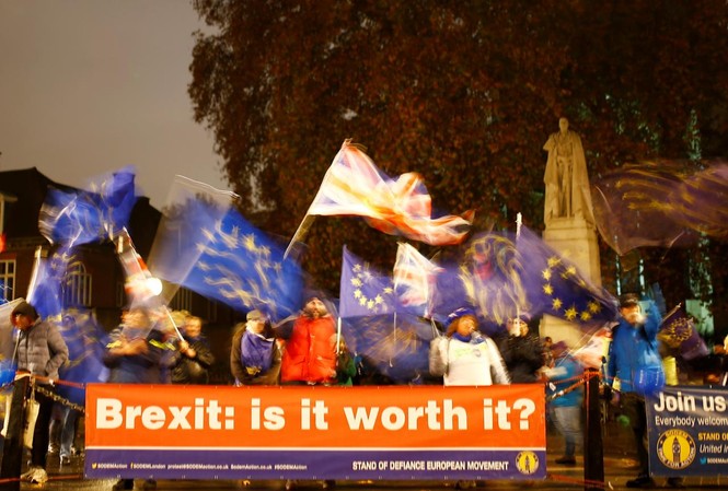 Chính đảng Bắc Ireland cảnh báo Chính phủ Anh về Brexit Người biểu tình phản đối Brexit tập trung trước tòa nhà Quốc hội Anh