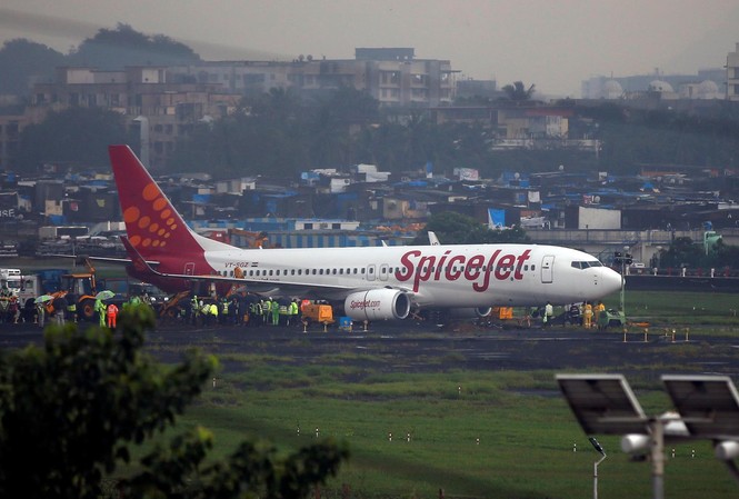 Hãng hàng không Ấn Độ cho thuê 16 máy bay Boeing 737 do chi phí tăng vọt Hãng hàng không Ấn Độ SpiceJet phải cho thuê máy bay trước tình hình chi phí dừng đỗ sẽ tăng trong thời gian tới