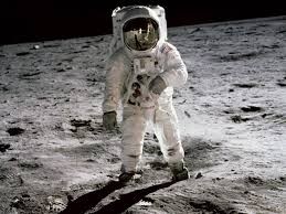 NASA hé lộ kế hoạch 28 tỷ USD đưa phụ nữ đầu tiên lên mặt trăng NASA hé lộ kế hoạch 28 tỷ USD đưa phụ nữ đầu tiên lên mặt trăng