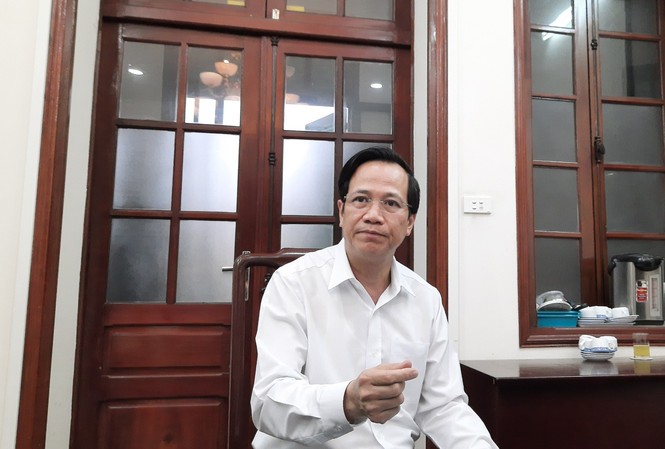 Người lao động có thể nhận bảo hiểm thất nghiệp ở nhà? Bộ trưởng Đào Ngọc Dung nói về ý tưởng