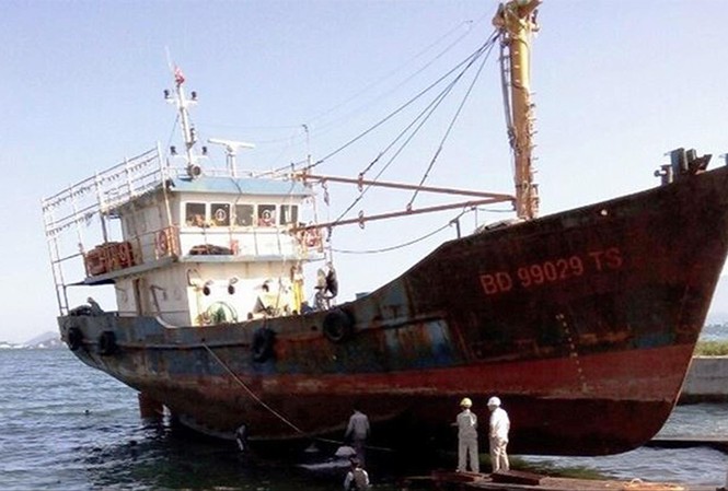 Vụ 12 tàu cá vỏ thép vừa đóng đã hỏng: Giám đốc làm giả hồ sơ Nhiều tàu vỏ thép của ngư dân Bình Định vừa đóng bị hư hỏng