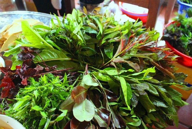 Đặc sản từ rau…dại Món gỏi lá có gần 60 loại lá