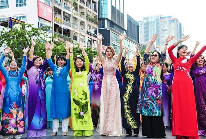 Lễ hội Áo dài có nguy cơ tạm dừng vì dịch Covid - 19 Lễ hội Áo dài với hàng vạn người dân, du khách làm gia là điểm nhấn văn hoá tại TPHCM