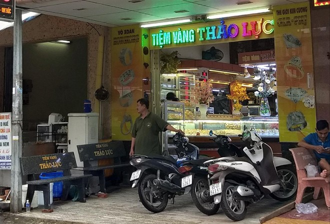 'Vụ án' 100 USD ở Cần Thơ: Tuân thủ không có nghĩa là không khởi kiện Tiệm vàng Thảo Lực. Ảnh: Kim Hà