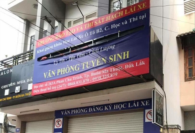 Chuyện động trời ở Đắk Lắk: Mạo danh trường dạy lái xe, bao đậu 100% Nhiều học viên phản ánh trung tâm dạy lái xe 263 Phan Chu Trinh, TP Buôn Ma Thuột thu tiền nhưng chưa tổ chức cho họ thi. ảnh: C.H