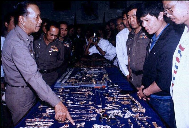 Bí mật vụ án kim cương xanh bị đánh cắp Số châu báu được cho là tang vật của vụ án