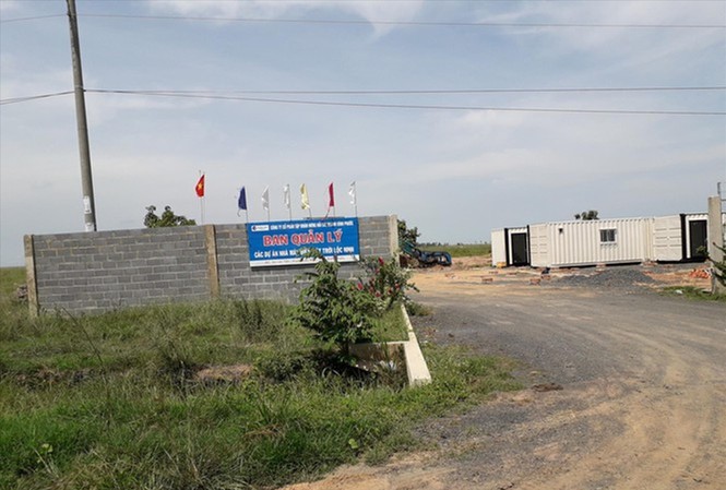 Bốn dự án điện mặt trời sát biên giới Campuchia: Đề xuất bán cho nước ngoài có hợp lý? Văn phòng Ban quản lý dự án ĐMT Lộc Ninh chỉ cách biên giới Việt Nam - Campuchia hơn 3 km