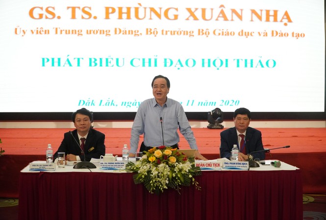 Bộ trưởng Phùng Xuân Nhạ phát biểu tại hội thảo