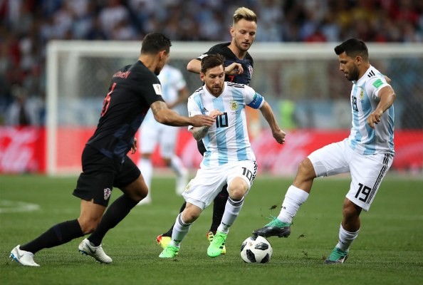 Argentina ‘trảm’ hàng loạt ngôi sao trước đại chiến Nigeria Sergio Aguero (19) sẽ bị loại khỏi đội hình Argentina.