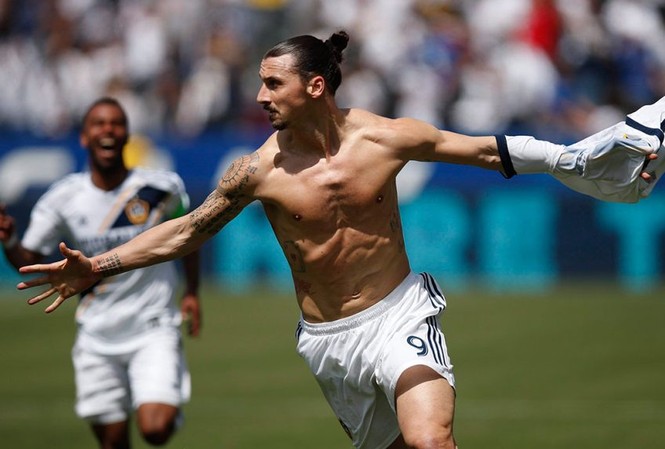 Ibrahimovic lập hat-trick, LA Galaxy thắng ngược siêu kịch tính Zlatan Ibrahimovic đã có 15 bàn ở MLS 2018