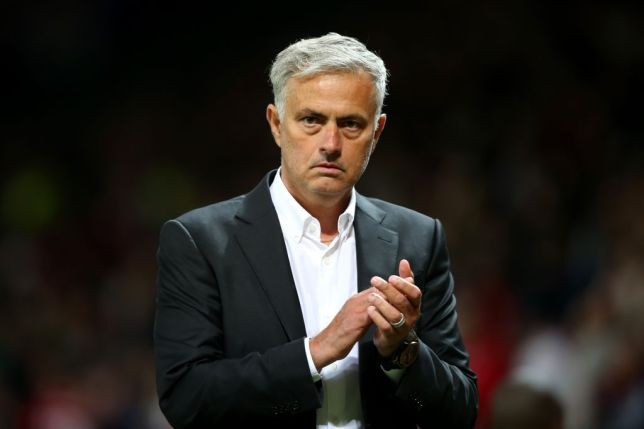 Thắng trận mở màn, Mourinho vẫn chỉ trích tất cả Thắng trận mở màn nhưng Jose Mourinho không vui.