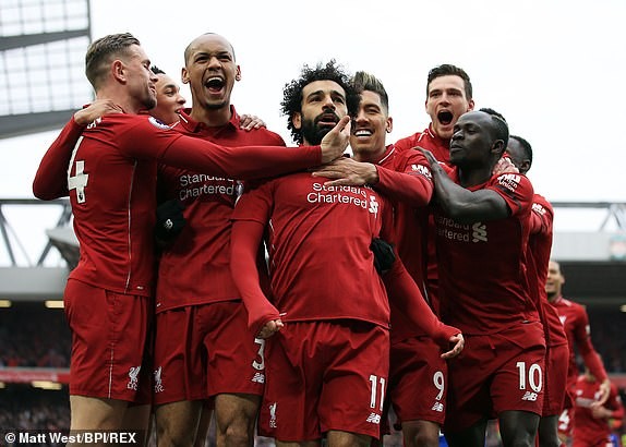 Liverpool hạ gục Chelsea, tái chiếm ngôi đầu Ngoại hạng Anh Sadio Mane đánh đầu mở tỷ số cho Liverpool