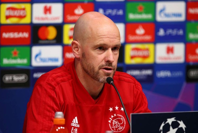 Tottenham tố bị đối xử bất công, HLV Ajax lập tức 'phản pháo' HLV Erik ten Hag